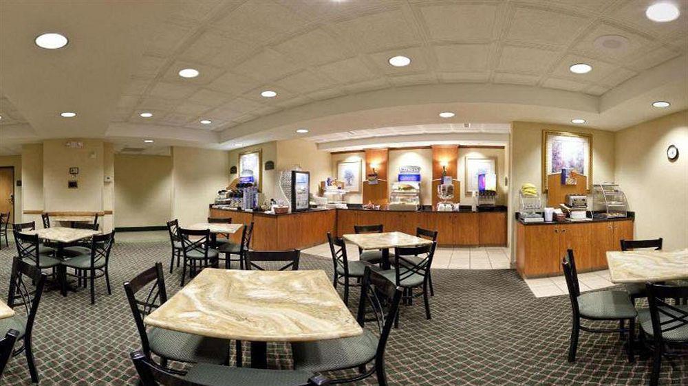 Holiday Inn Express Fremont By Ihg Exterior photo