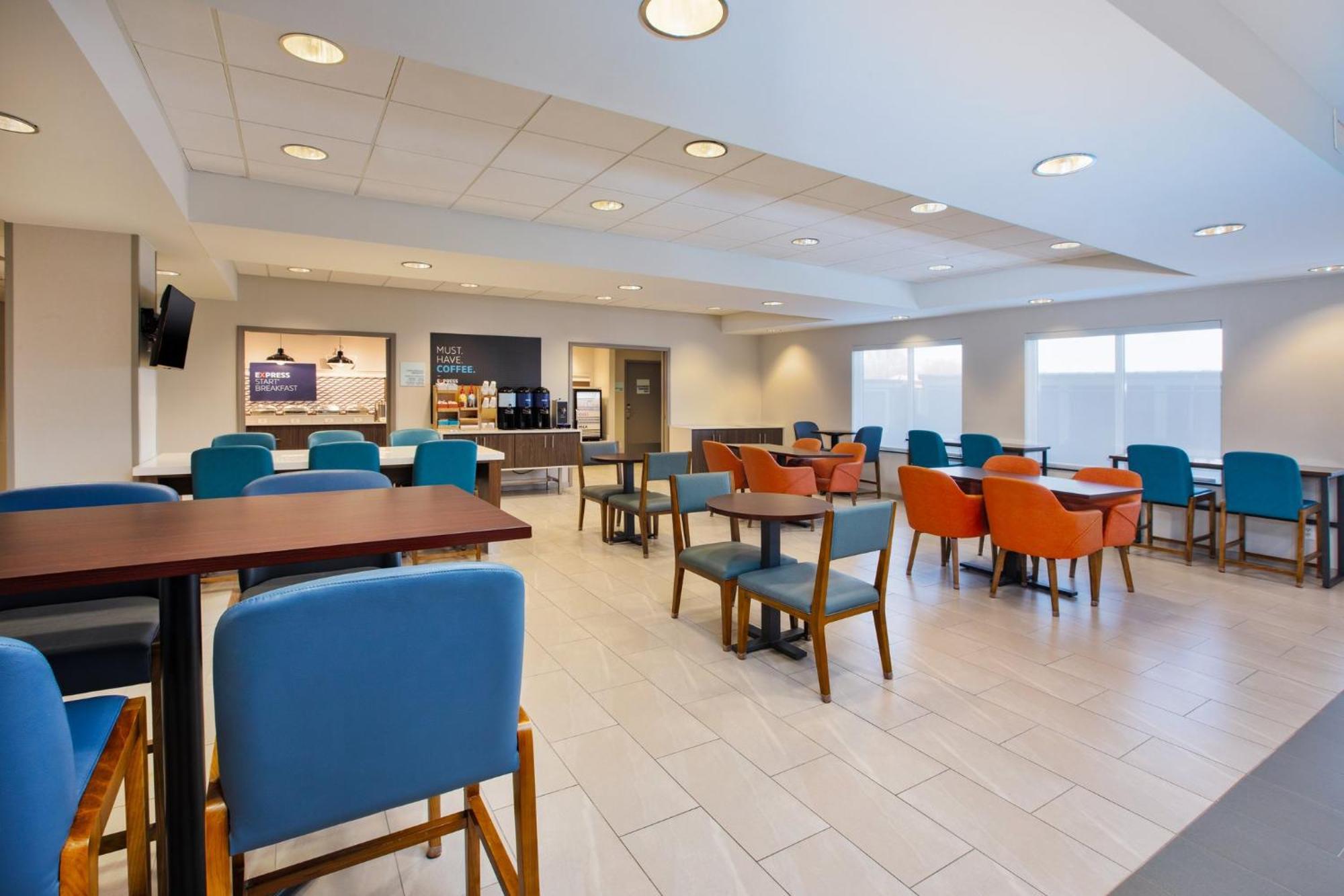 Holiday Inn Express Fremont By Ihg Exterior photo