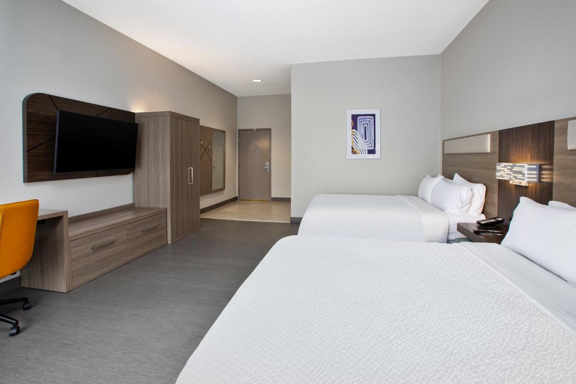 Holiday Inn Express Fremont By Ihg Exterior photo
